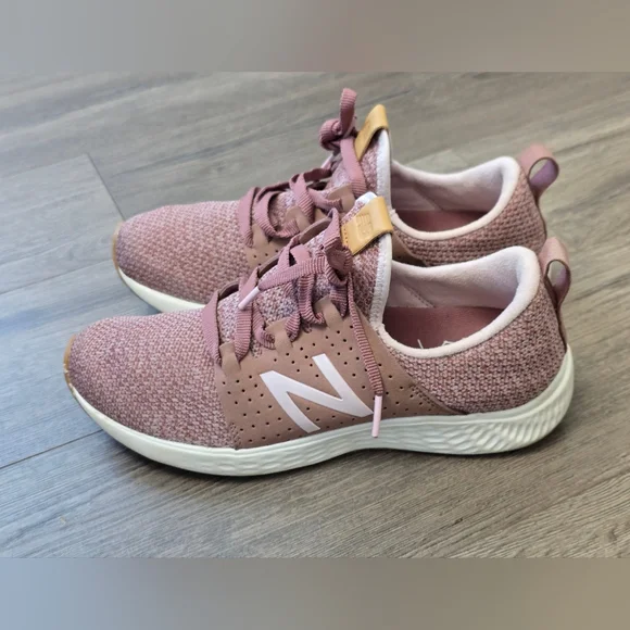 New Balance Fresh Foam Sport Womens Size 8 Pink White - Picture 2 of 8